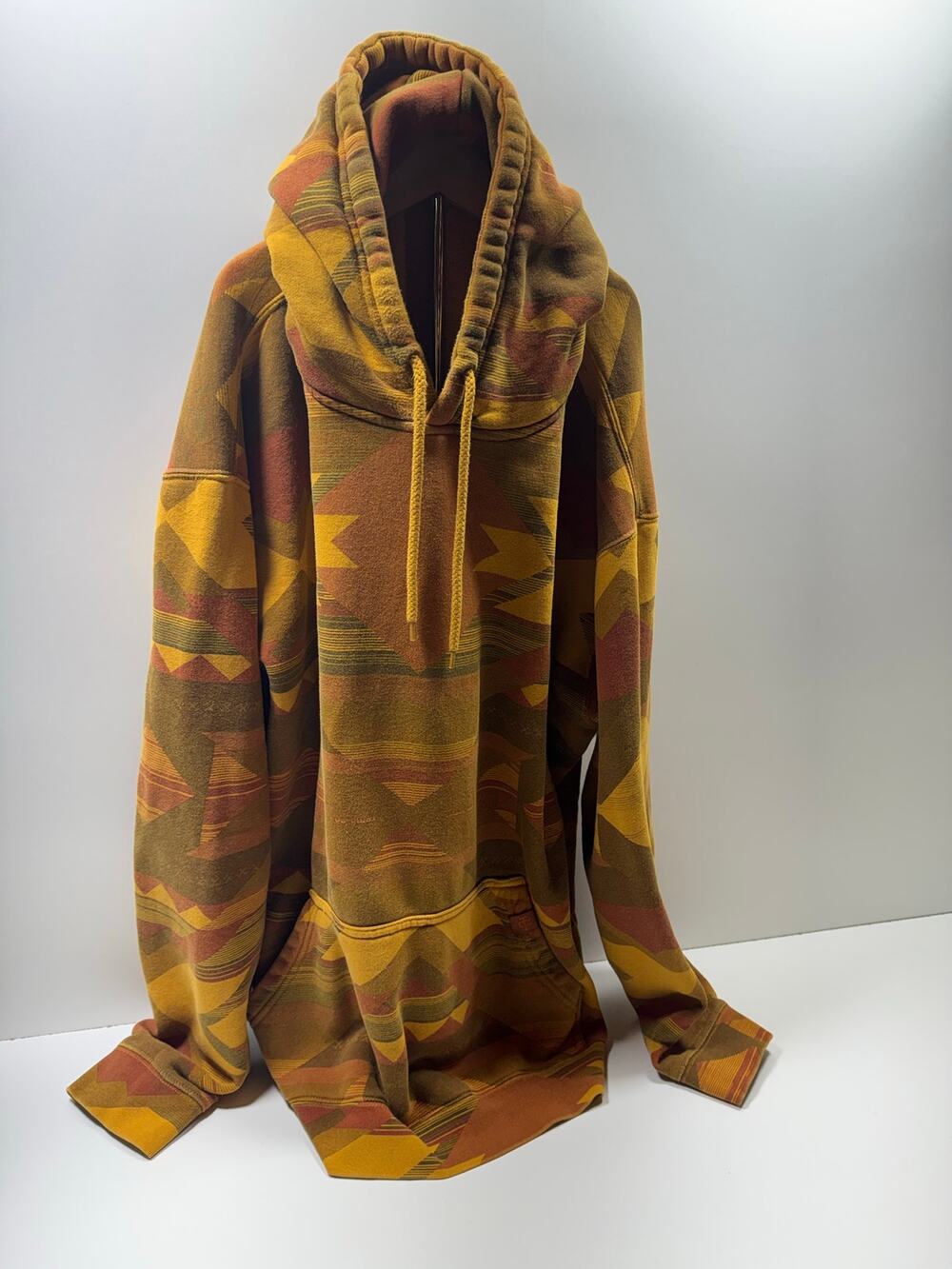Troll Co Men’s Hoodie Sz 2XL Dirty Hands Clean Money Aztec Tribal Pattern